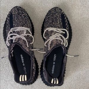 yeezy 350 static black v2